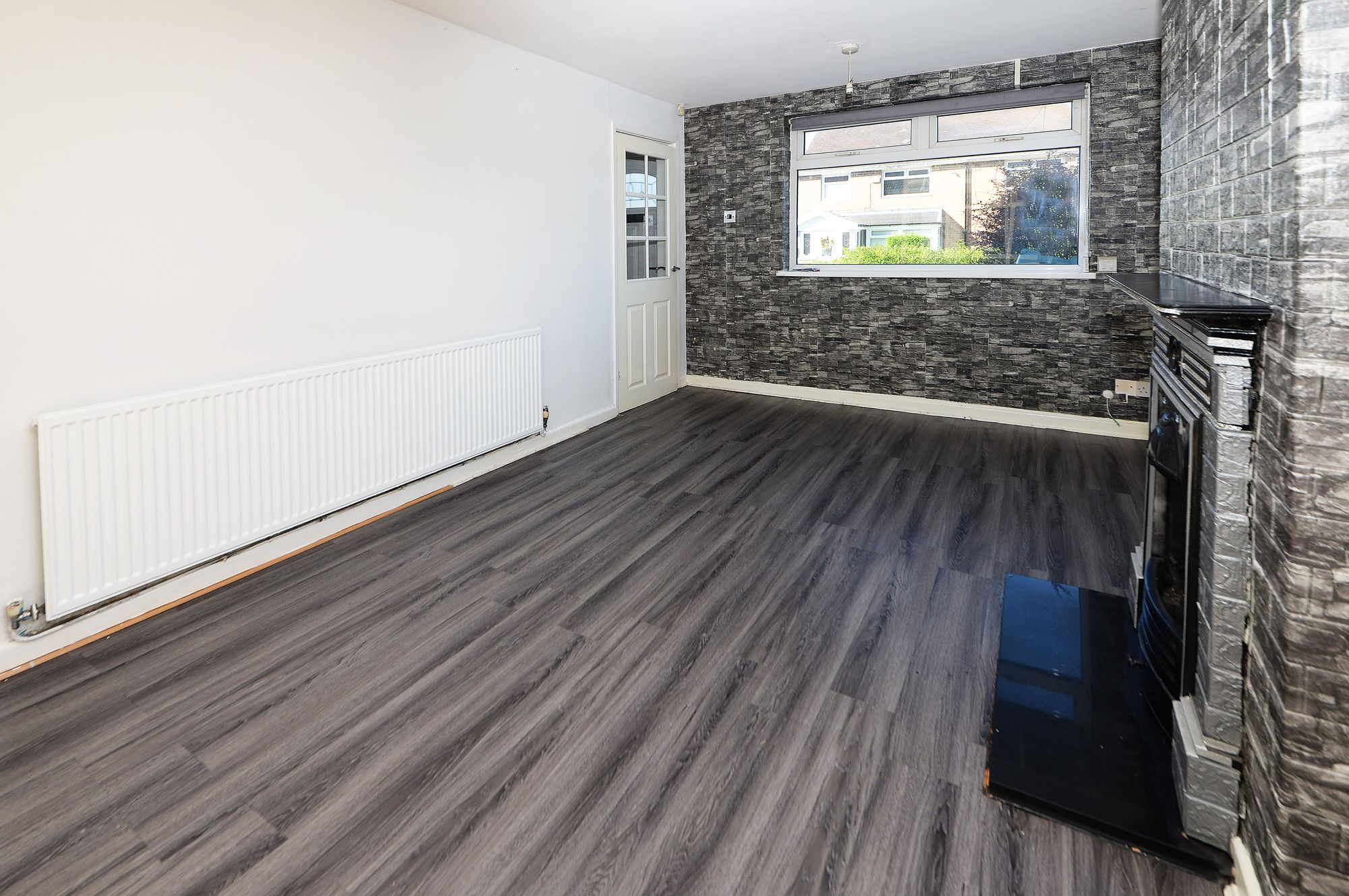 2 bed mid-terraced house for sale in Windsor Drive, Dukinfield  - Property Image 5