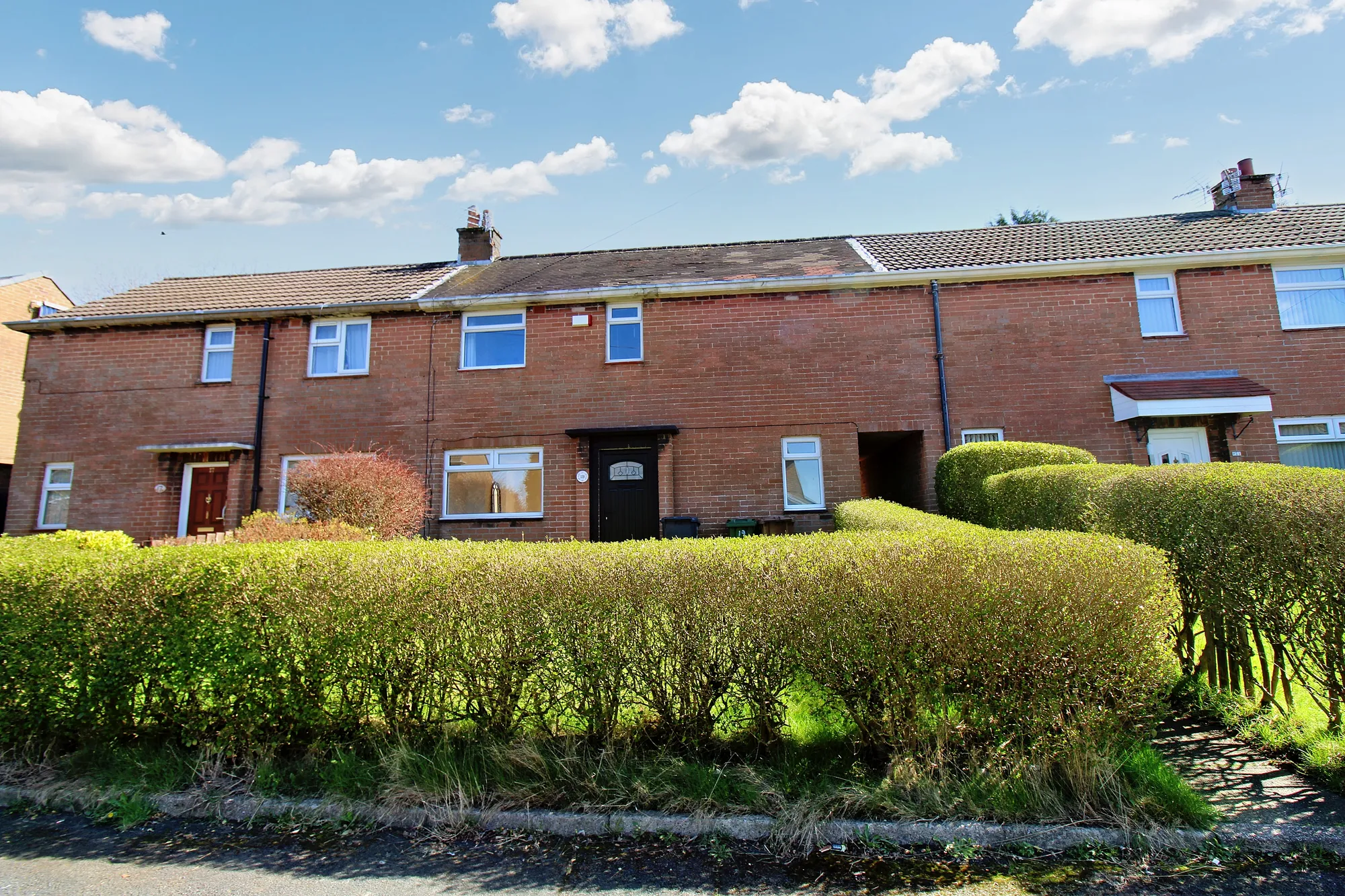 2 bed mid-terraced house to rent in Windsor Drive, Dukinfield  - Property Image 1