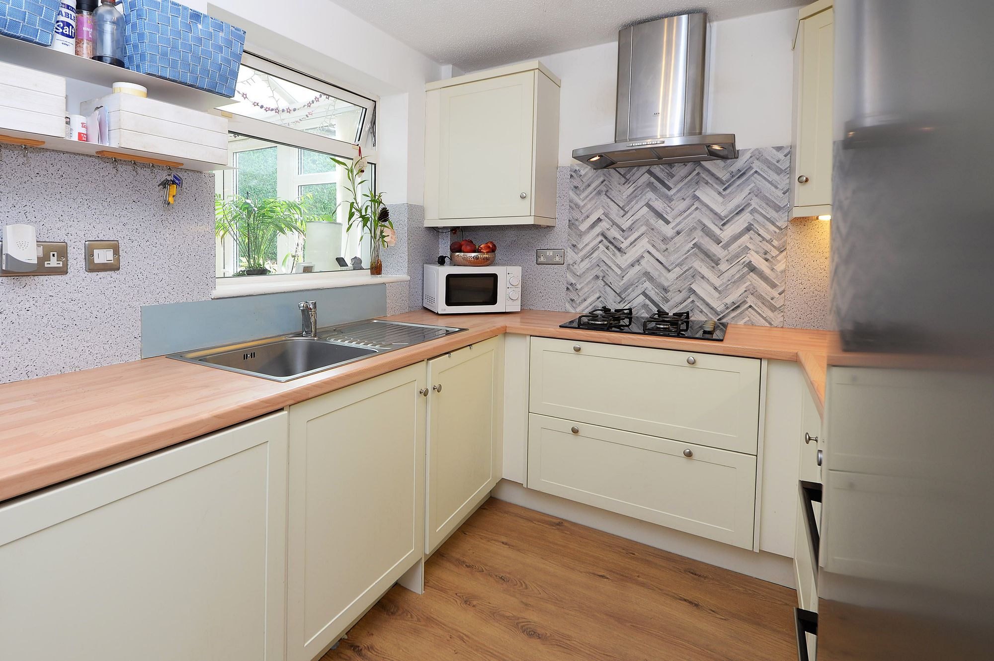 3 bed link detached house for sale in Eaton Drive, Ashton-Under-Lyne  - Property Image 10