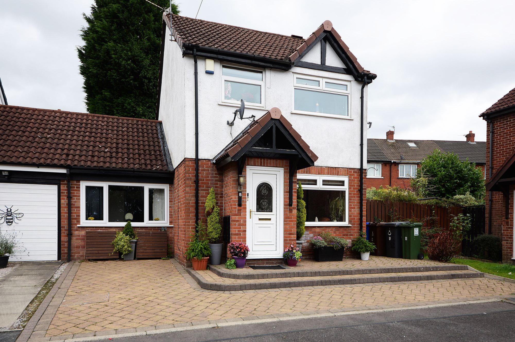 3 bed link detached house for sale in Eaton Drive, Ashton-Under-Lyne  - Property Image 1