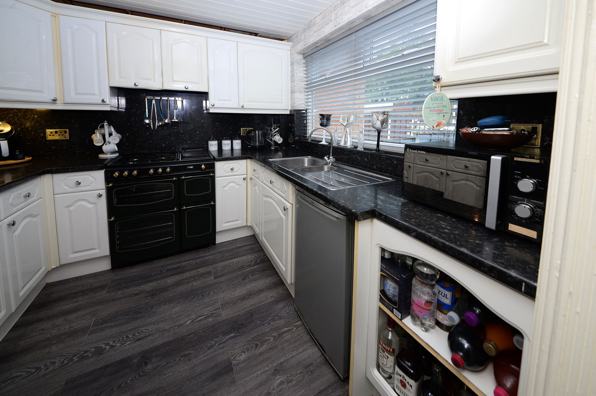 3 bed semi-detached house for sale in Arras Grove, Manchester  - Property Image 9