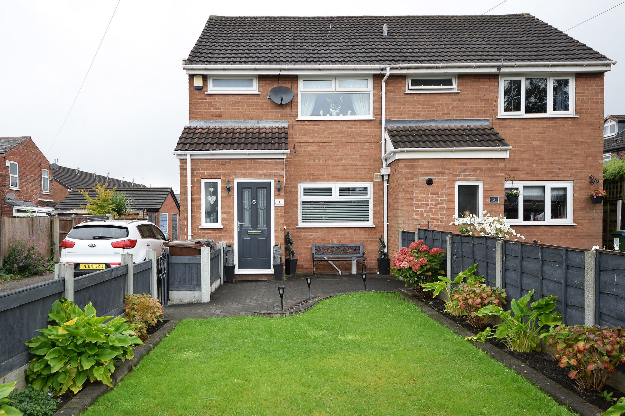 3 bed house for sale in Arras Grove, Manchester  - Property Image 1