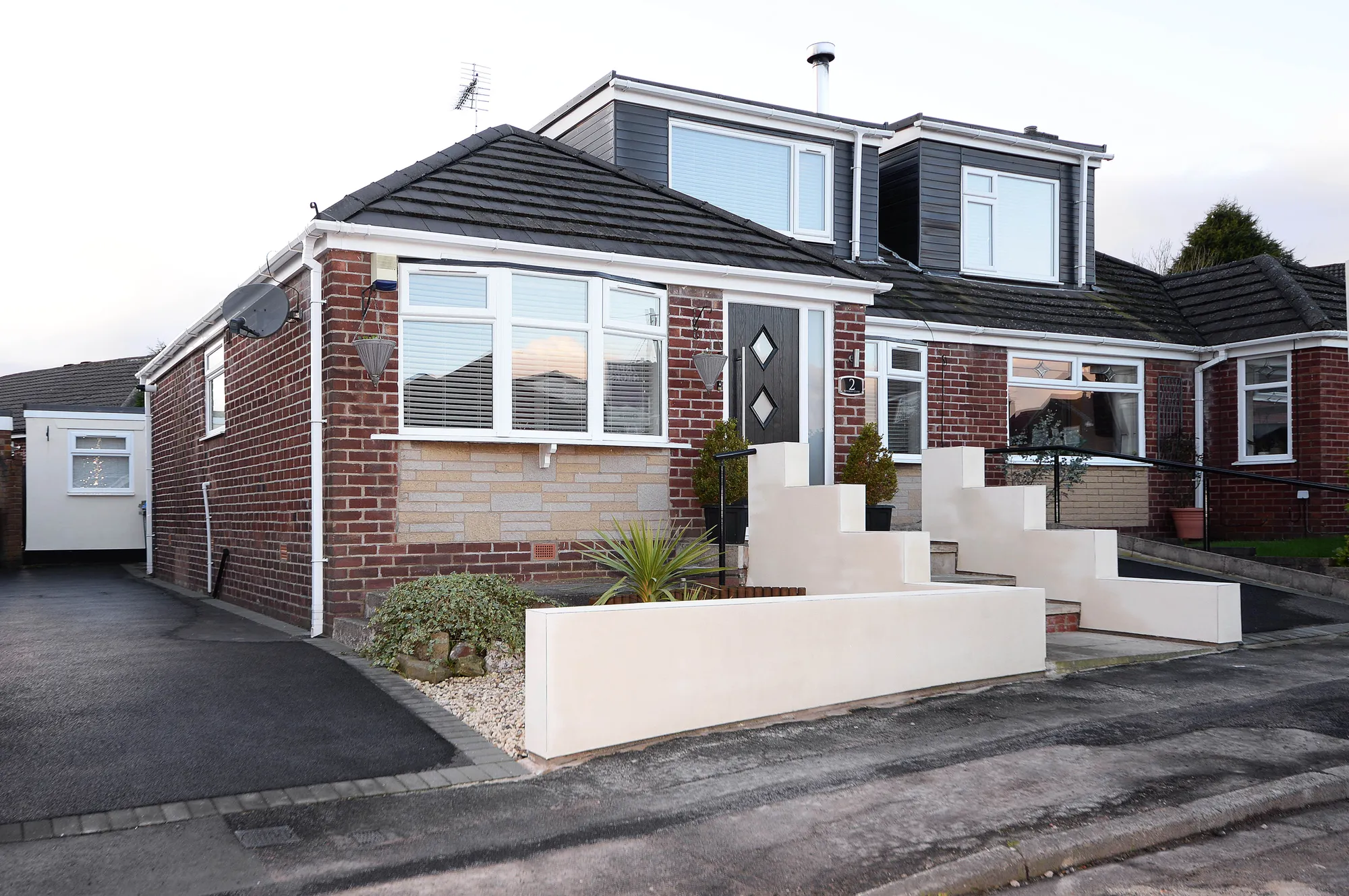 3 bed semi-detached bungalow for sale in Beverley Close, Ashton-Under-Lyne - Property Image 1