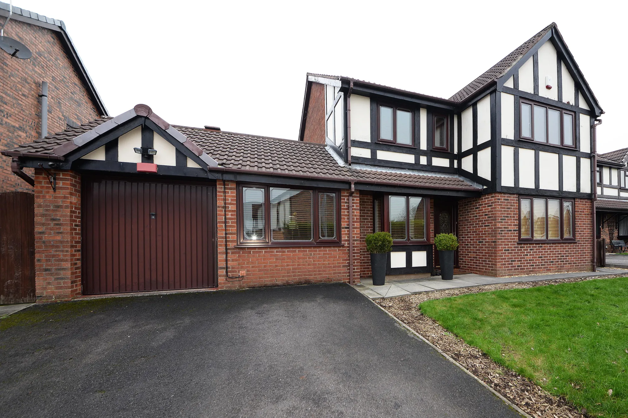 4 bed detached house for sale in Rowanswood Drive, Hyde  - Property Image 2