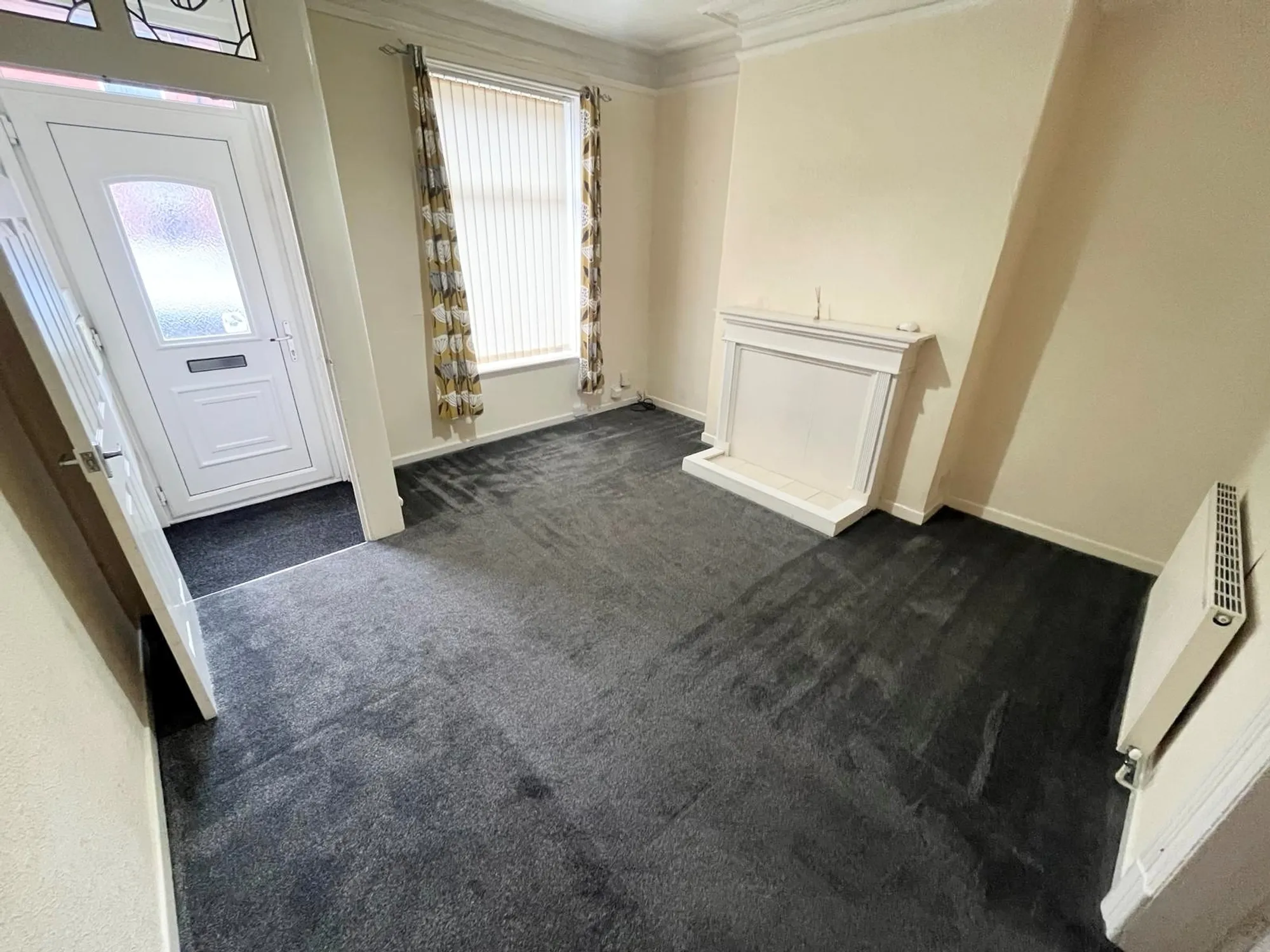 2 bed mid-terraced house to rent in Hindley Street, Ashton-Under-Lyne  - Property Image 2