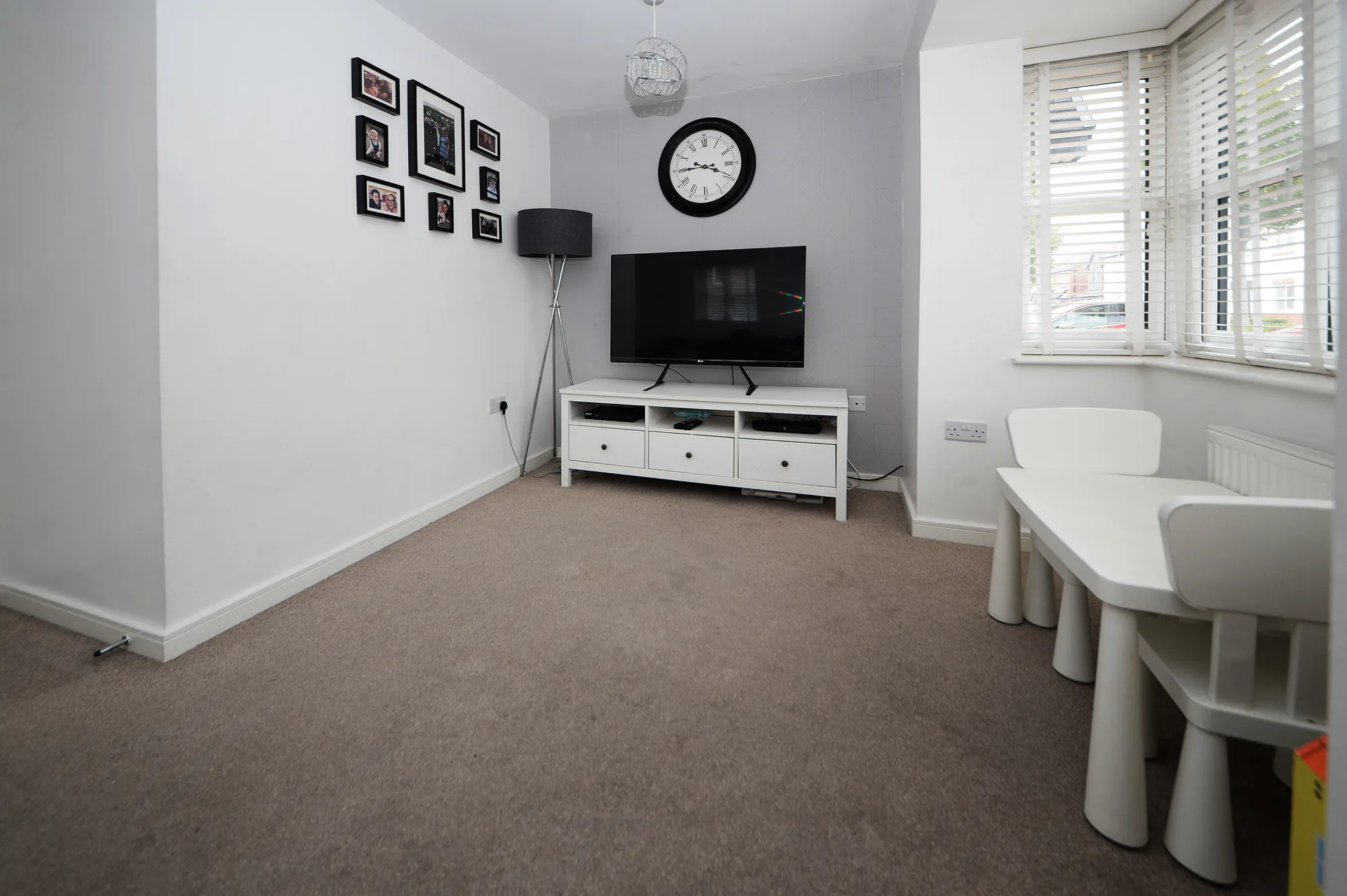 3 bed semi-detached house for sale in Peak Forest Close, Hyde  - Property Image 6