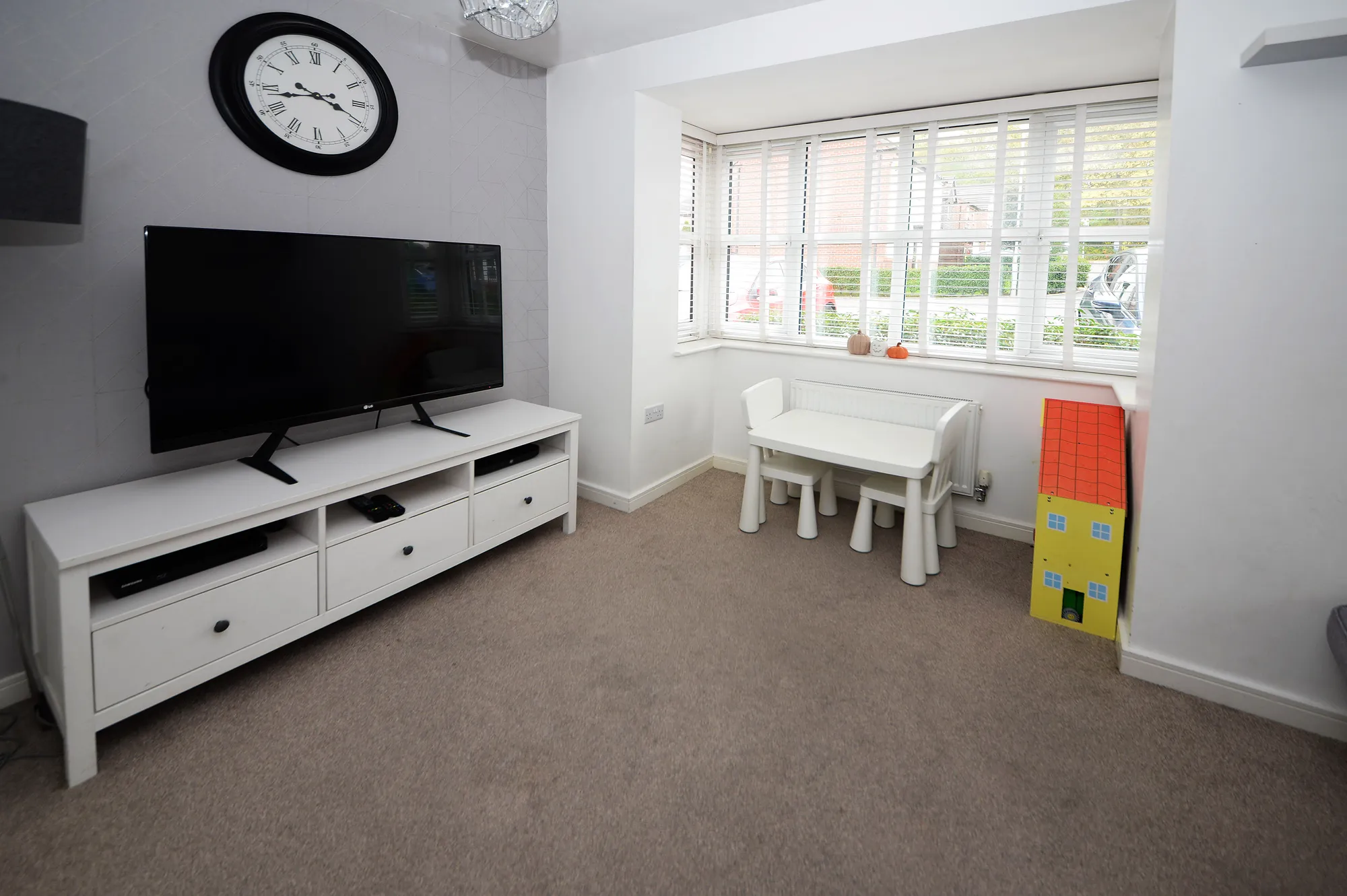 3 bed semi-detached house for sale in Peak Forest Close, Hyde  - Property Image 5