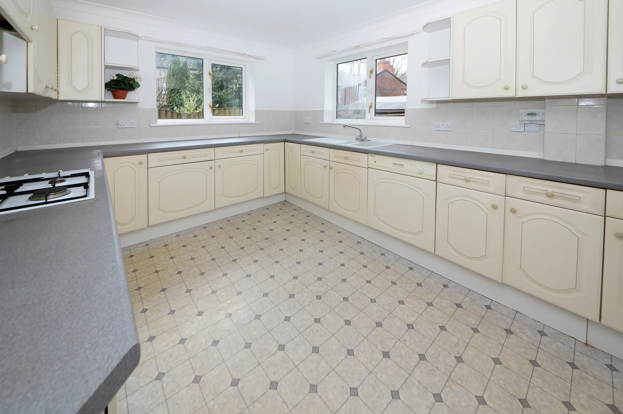 4 bed detached house for sale in Highfield Gardens, Hyde  - Property Image 10