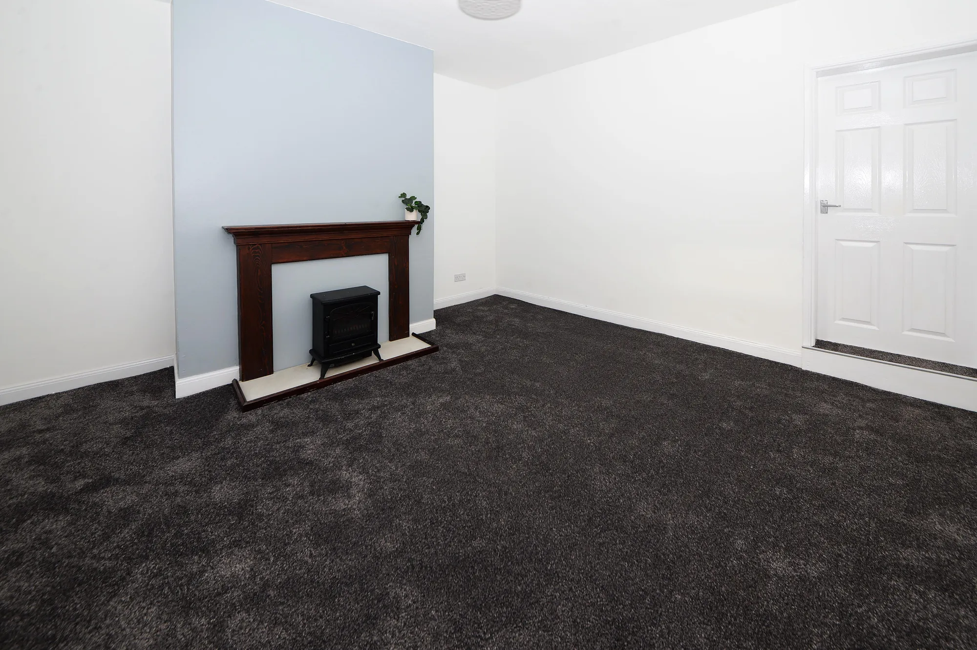 2 bed mid-terraced house to rent in Stockport Road, Ashton-Under-Lyne  - Property Image 4