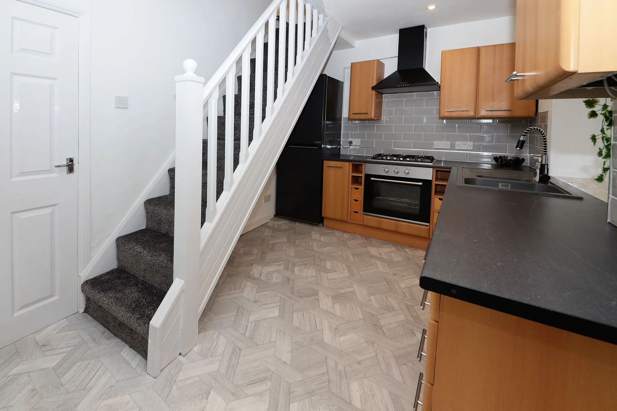 2 bed mid-terraced house to rent in Stockport Road, Ashton-Under-Lyne  - Property Image 9