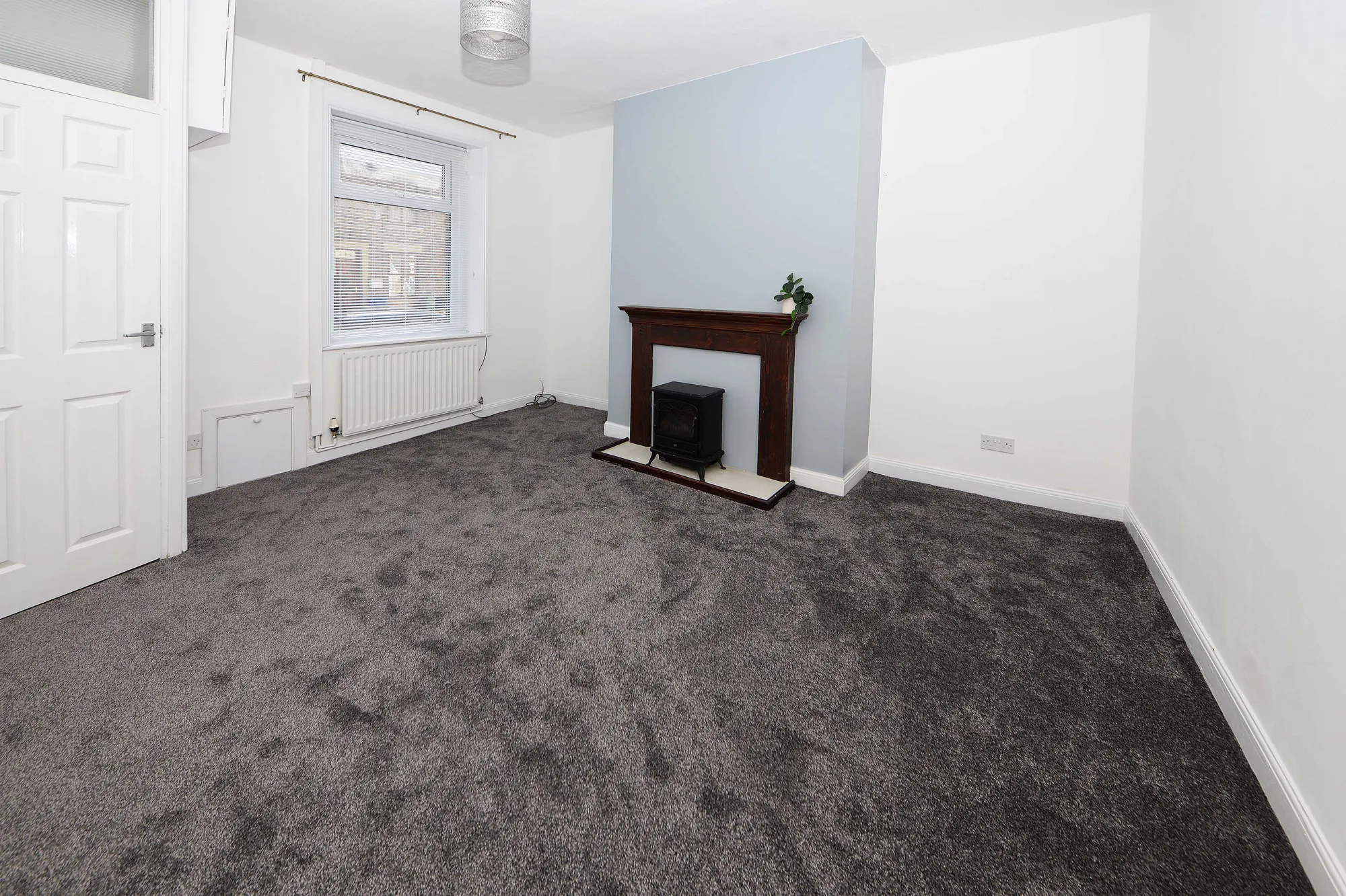 2 bed mid-terraced house to rent in Stockport Road, Ashton-Under-Lyne  - Property Image 5