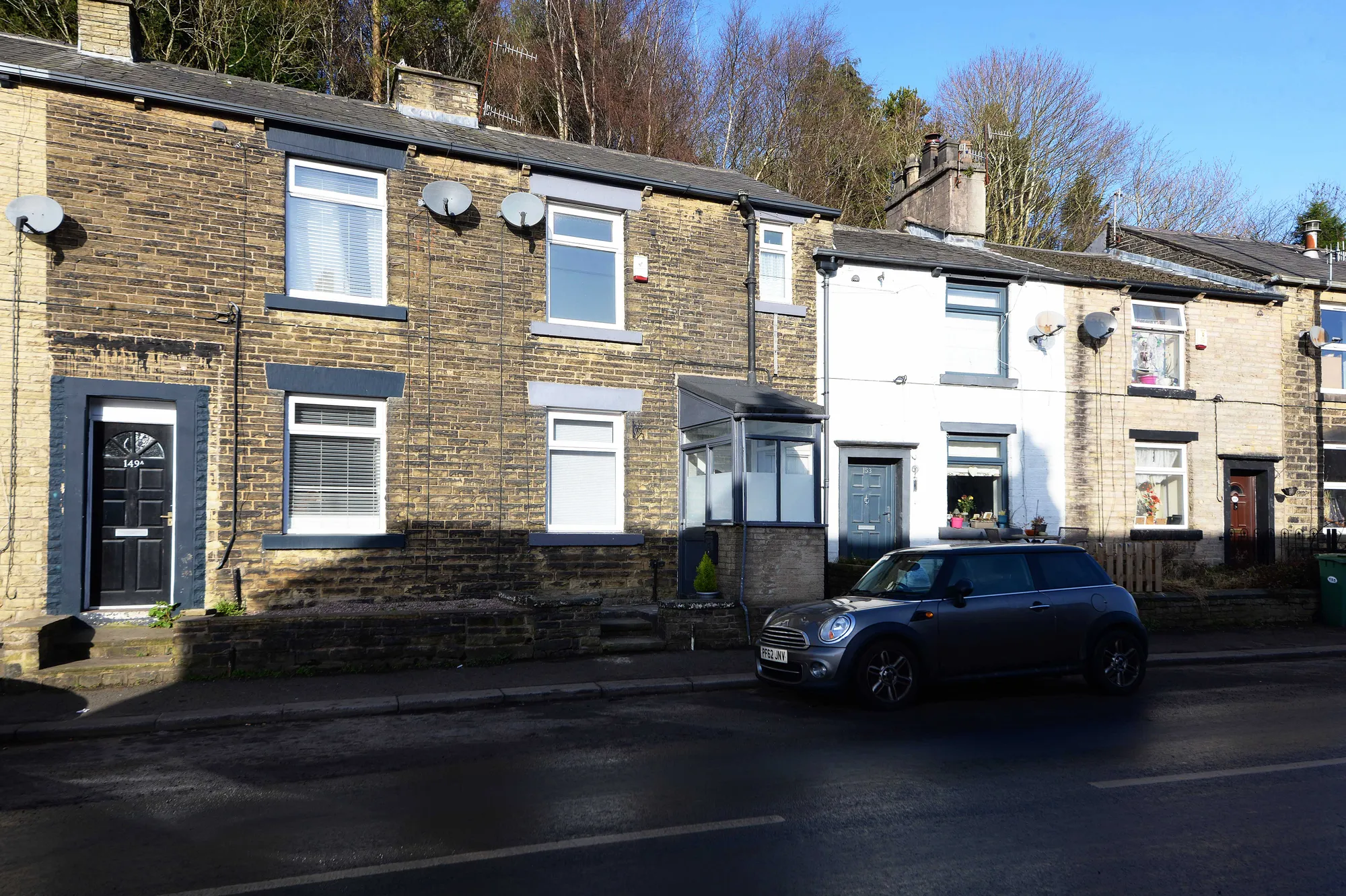 2 bed mid-terraced house to rent in Stockport Road, Ashton-Under-Lyne - Property Image 1