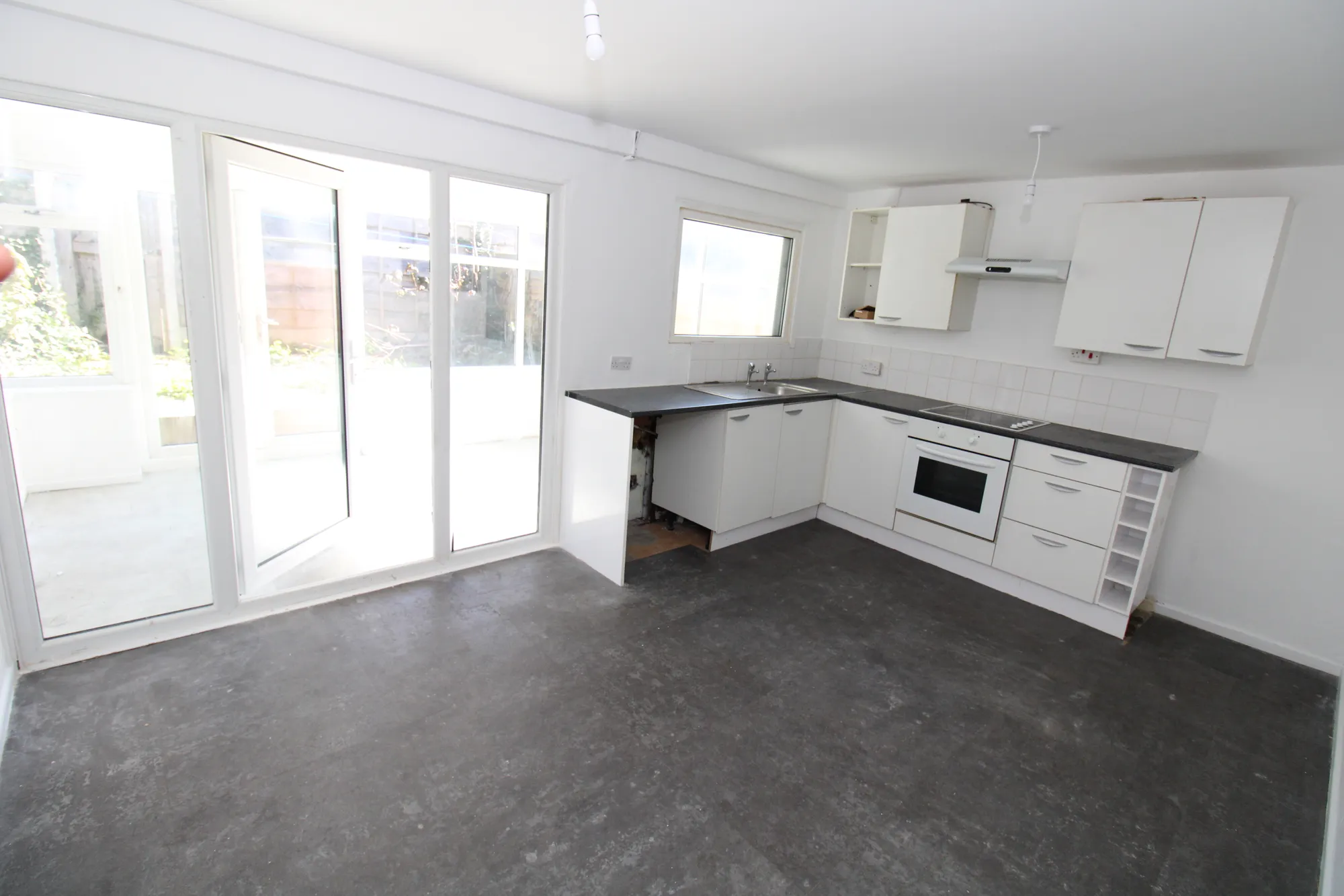 3 bed terraced house to rent in Middle Green, Ashton-Under-Lyne  - Property Image 3