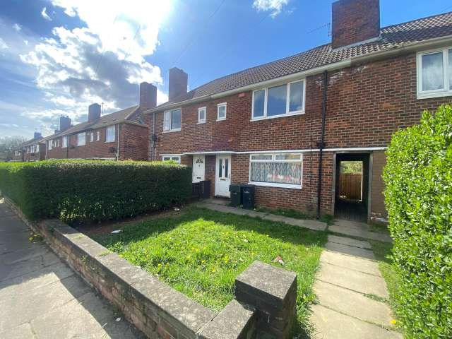 2 bed terraced house to rent in Ingram Road, Middlesbrough, TS3