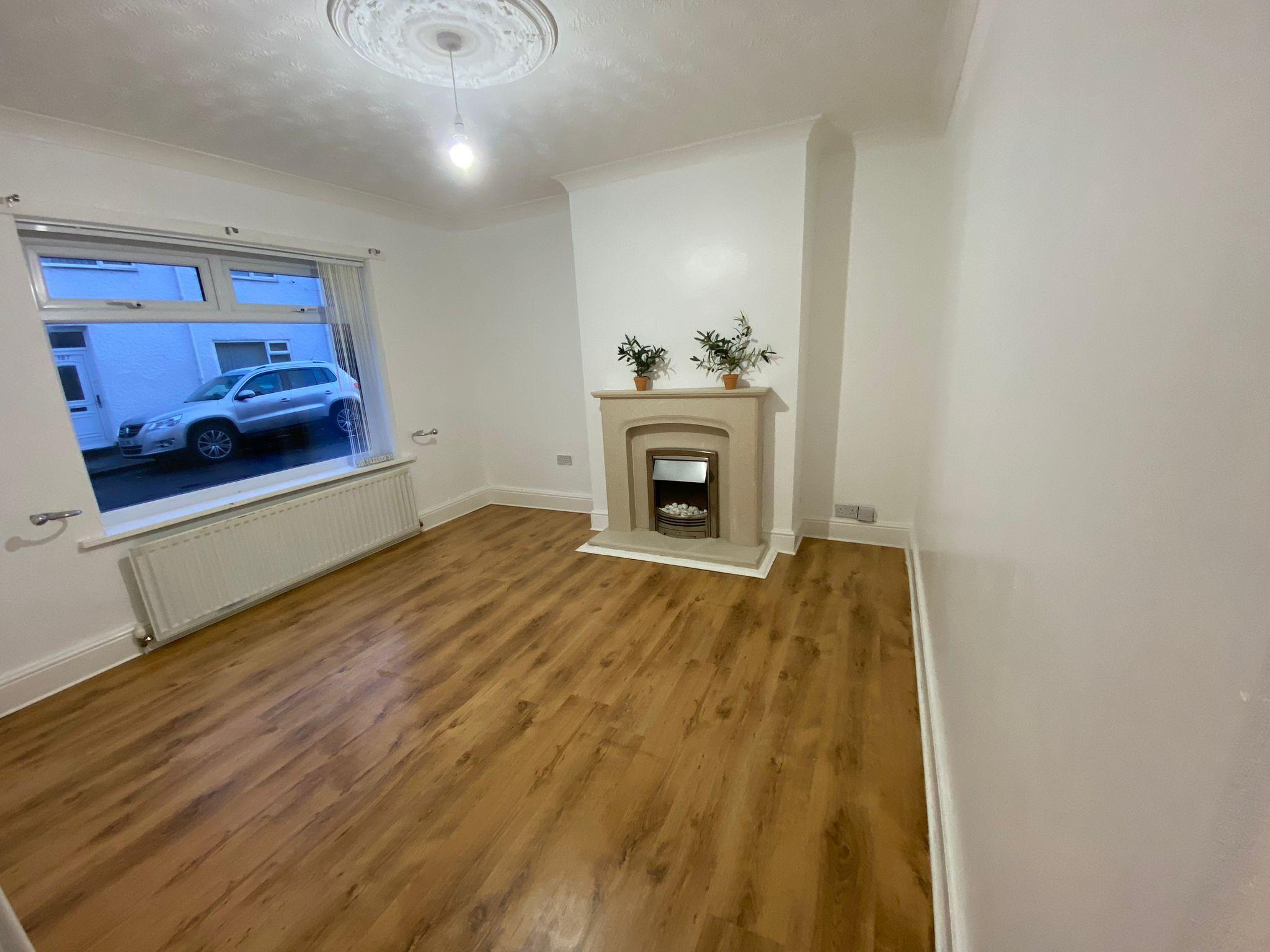 3 bed terraced house to rent in Gladstone Street, Blyth 2