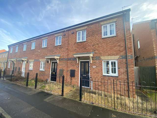 2 bed terraced house to rent in Duke Street, Hartlepool, TS26