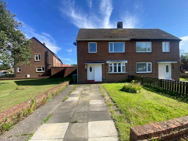 3 bed semi-detached house to rent in Kyloe Avenue, Northumberland, NE25