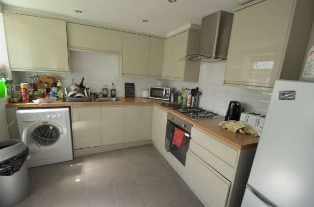 6 bed house share to rent in Heaton Park Road, Newcastle Upon Tyne 1