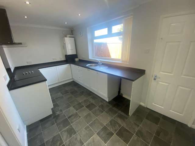 2 bed terraced house to rent in Britannia Place, Redcar  - Property Image 2