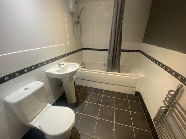 3 bed flat to rent in City Road, Newcastle upon Tyne  - Property Image 10