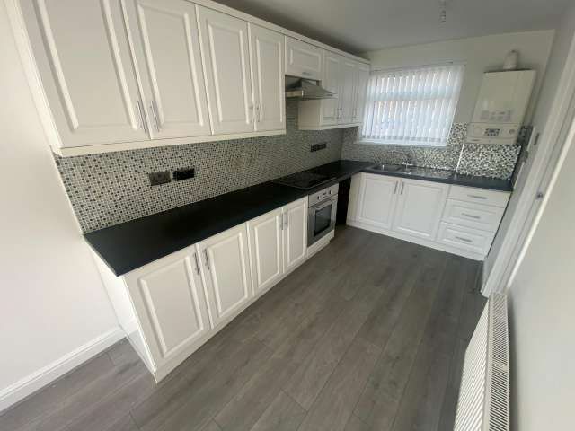 3 bed end of terrace house to rent in Hawksley, Newcastle upon Tyne  - Property Image 3
