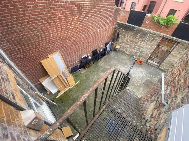 3 bed flat to rent in Bishops Avenue, Newcastle upon Tyne 8