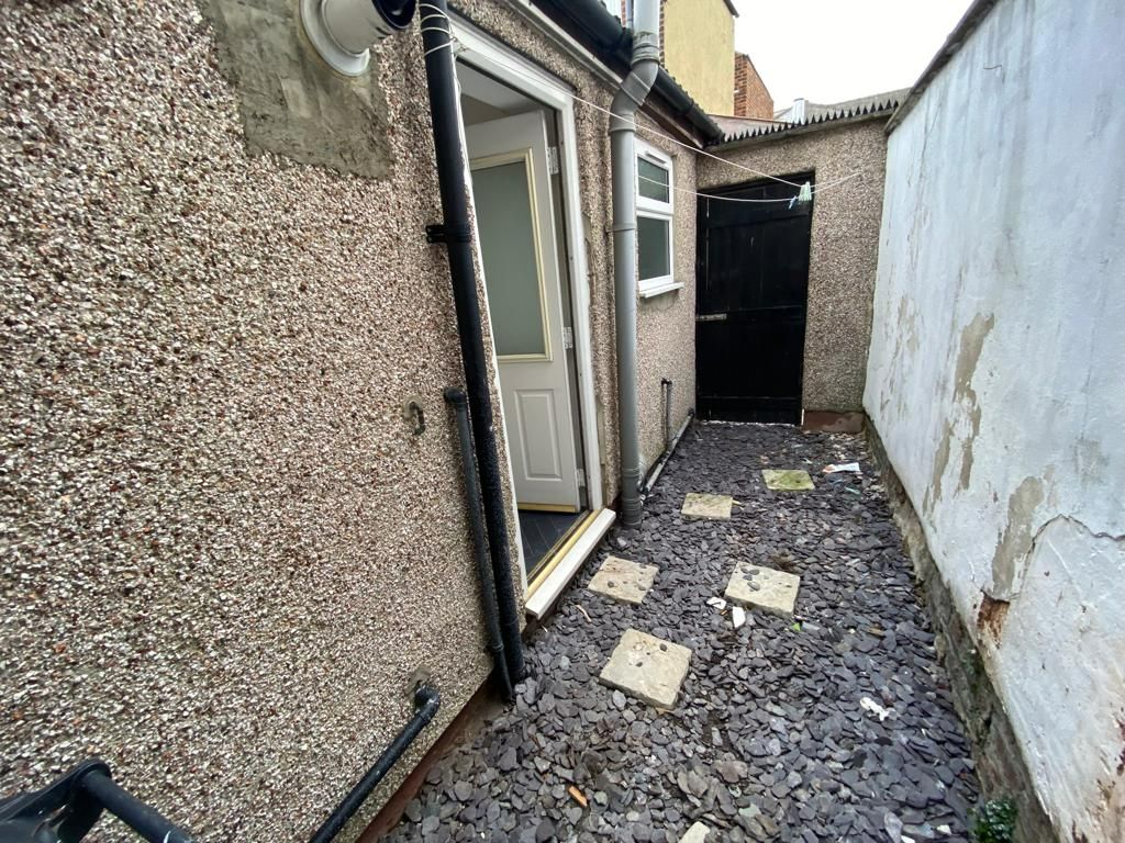 2 bed terraced house to rent in Napier Street, Darlington 6