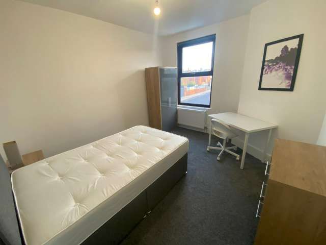 5 bed house share to rent in Grove Road, Middlesbrough 2