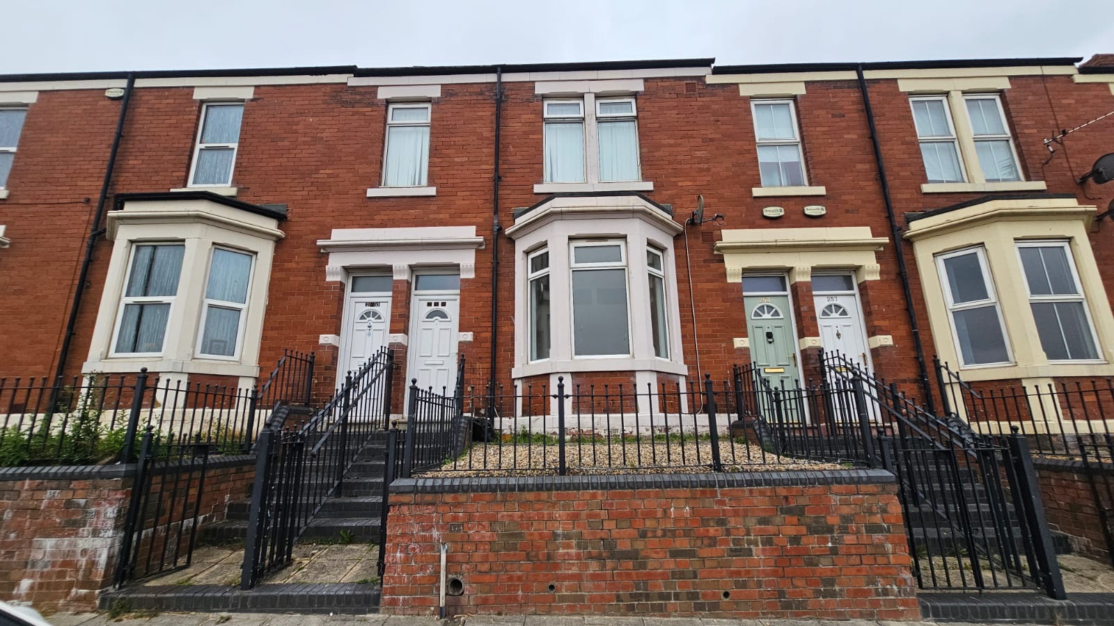 2 bed ground floor flat to rent in Whitfield Road, Newcastle upon Tyne  - Property Image 1