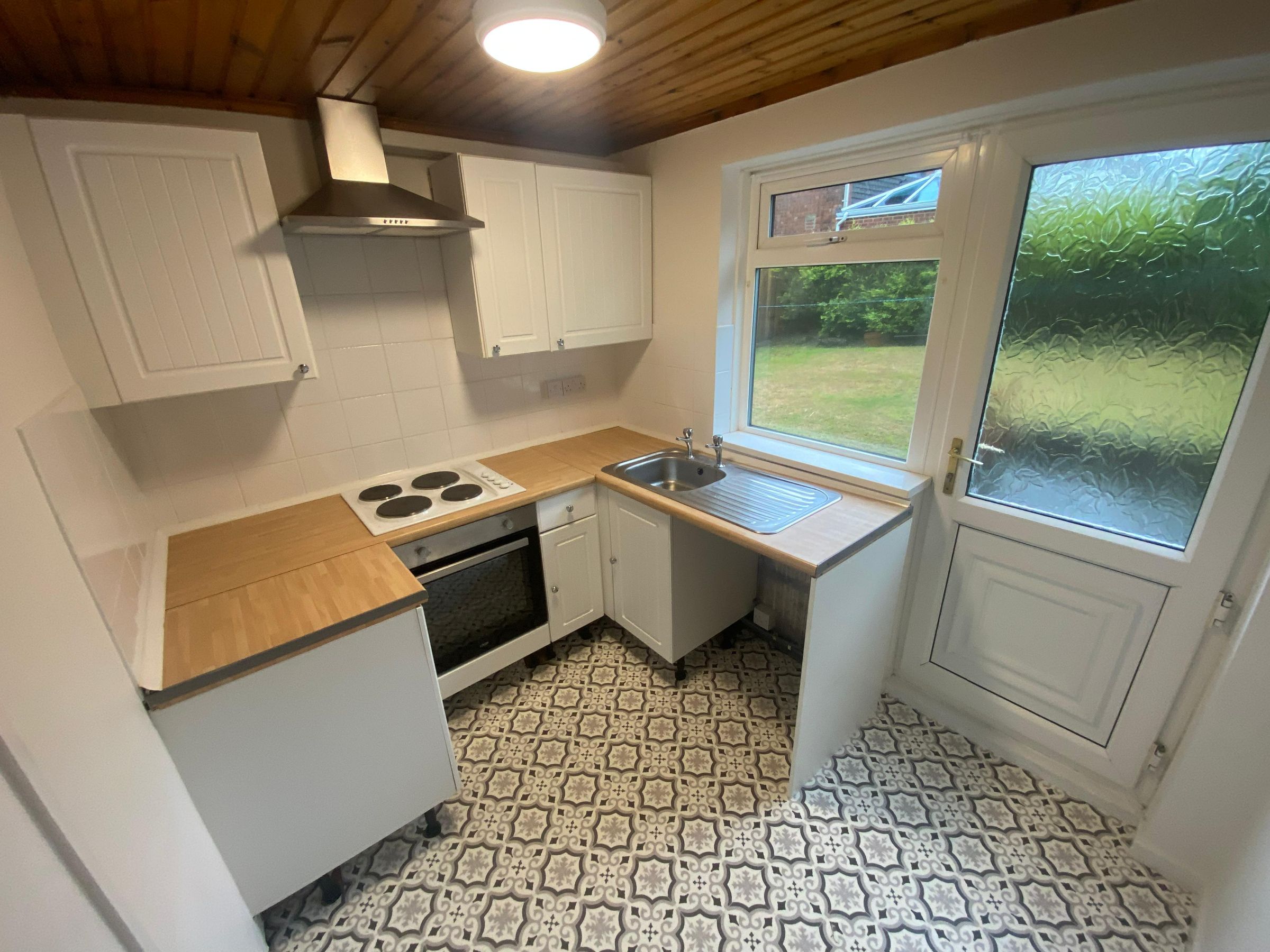 2 bed ground floor flat to rent in Lambley Close, Newcastle upon Tyne  - Property Image 2