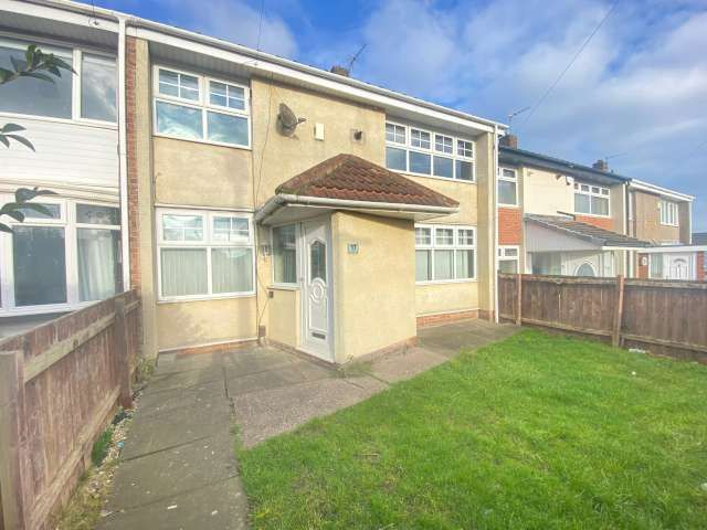3 bed terraced house to rent in Longfellow Walk, Hartlepool, TS25