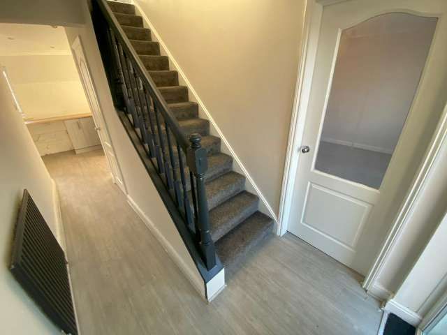 4 bed semi-detached house to rent in Quin Square, Durham 5