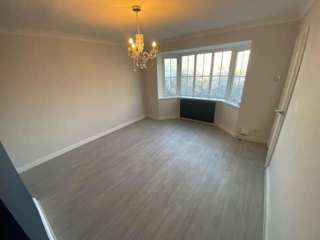 4 bed semi-detached house to rent in Quin Square, Durham 2