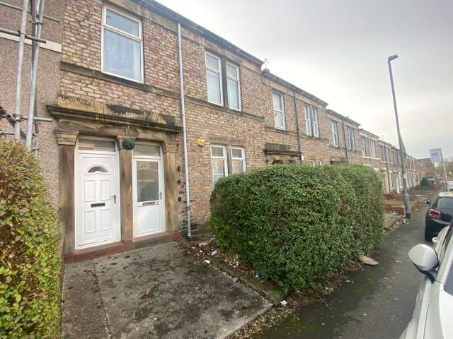 2 bed terraced house to rent in Shipcote Terrace, Gateshead - Property Image 1