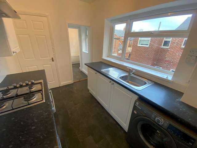 3 bed flat to rent in Sandringham Terrace, Sunderland 2