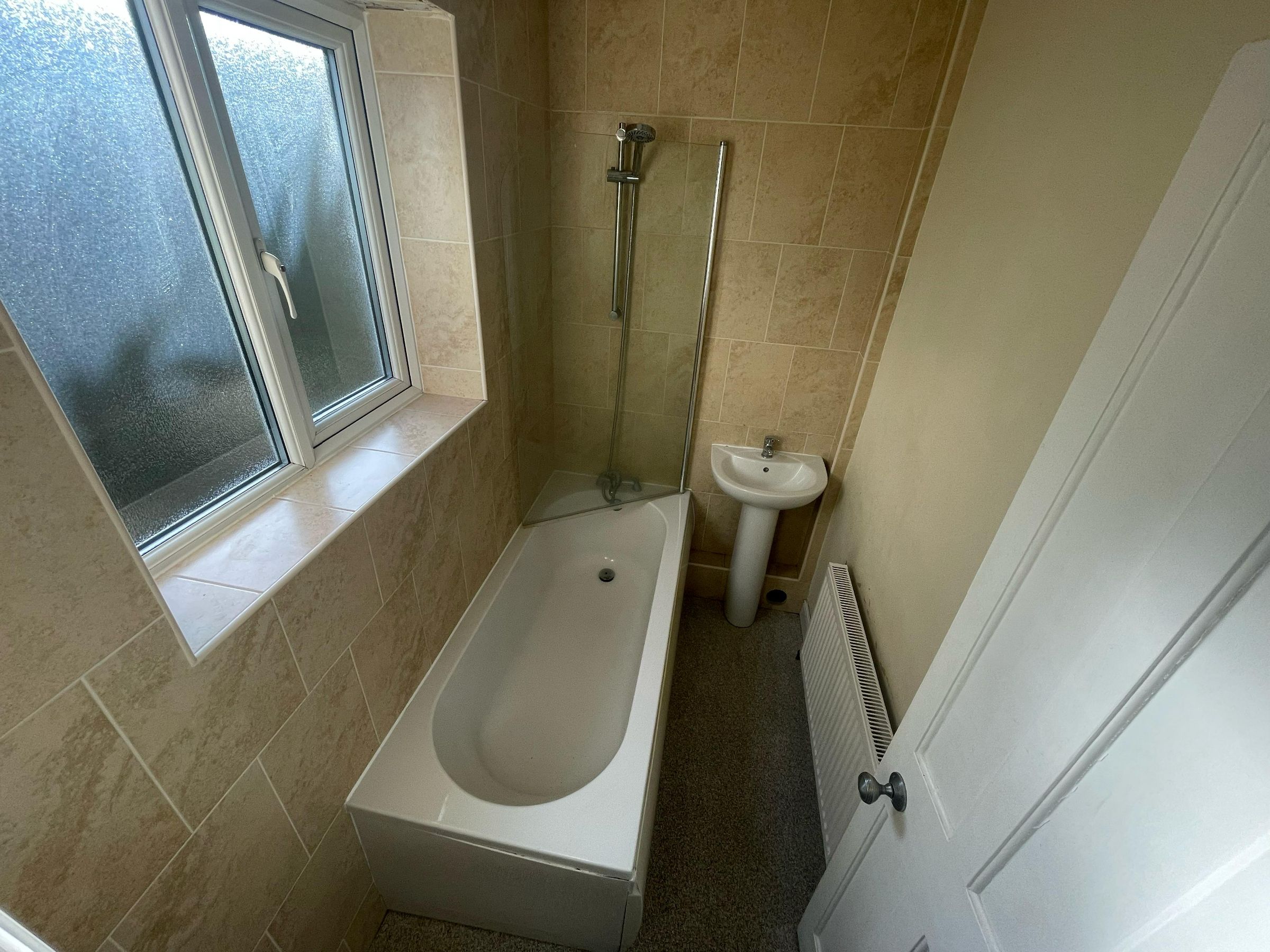 2 bed semi-detached house to rent in Montrose Crescent, Gateshead  - Property Image 5