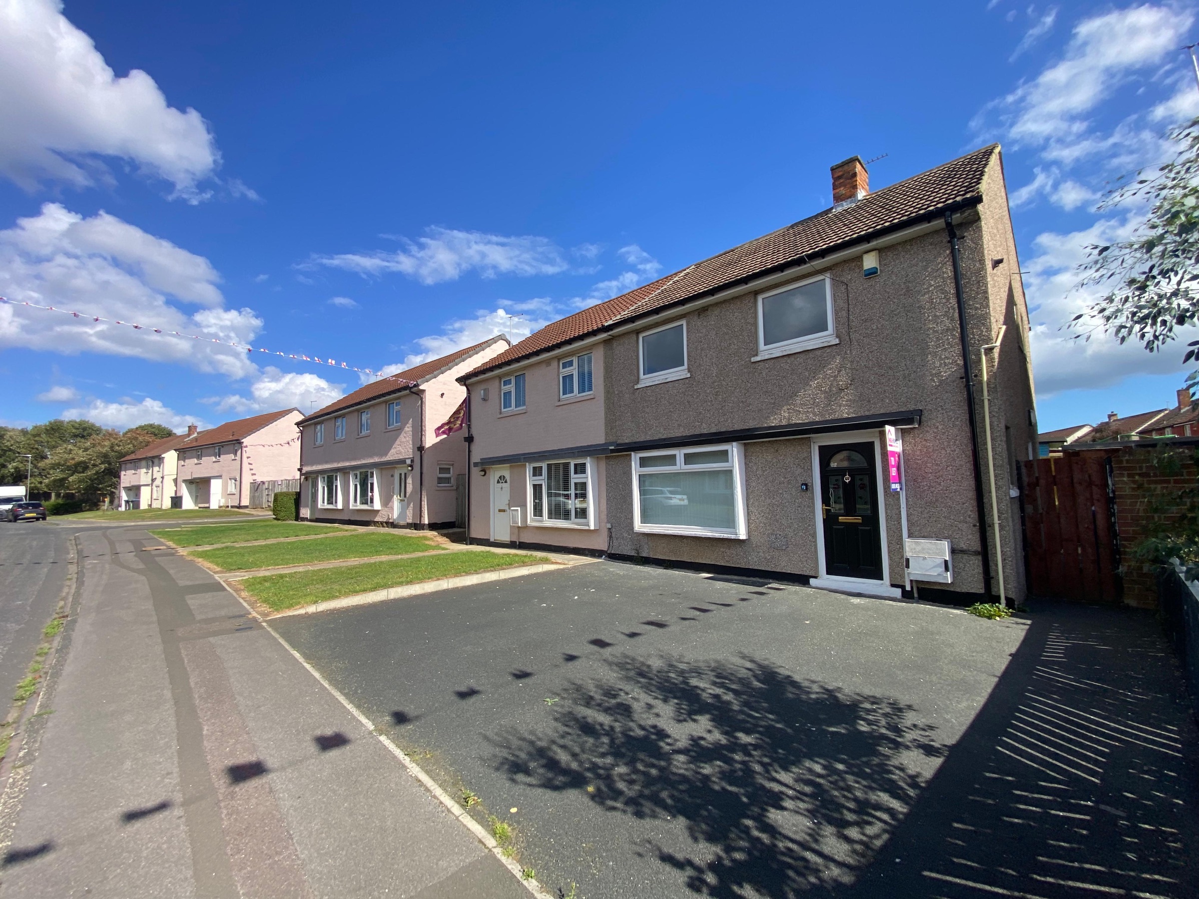 2 bed semi-detached house to rent in Keswick Road, Peterlee, SR8