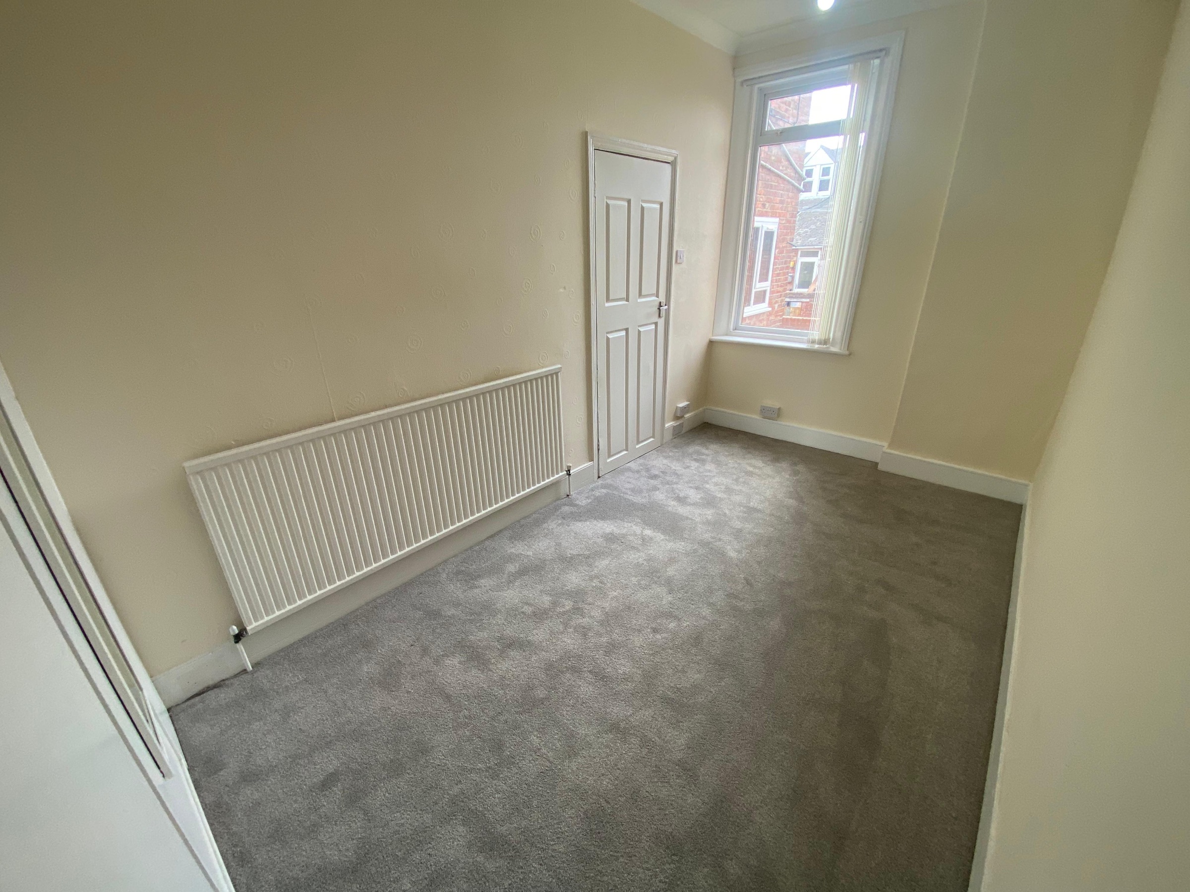 2 bed flat to rent in Fern Dene Road, Gateshead 4