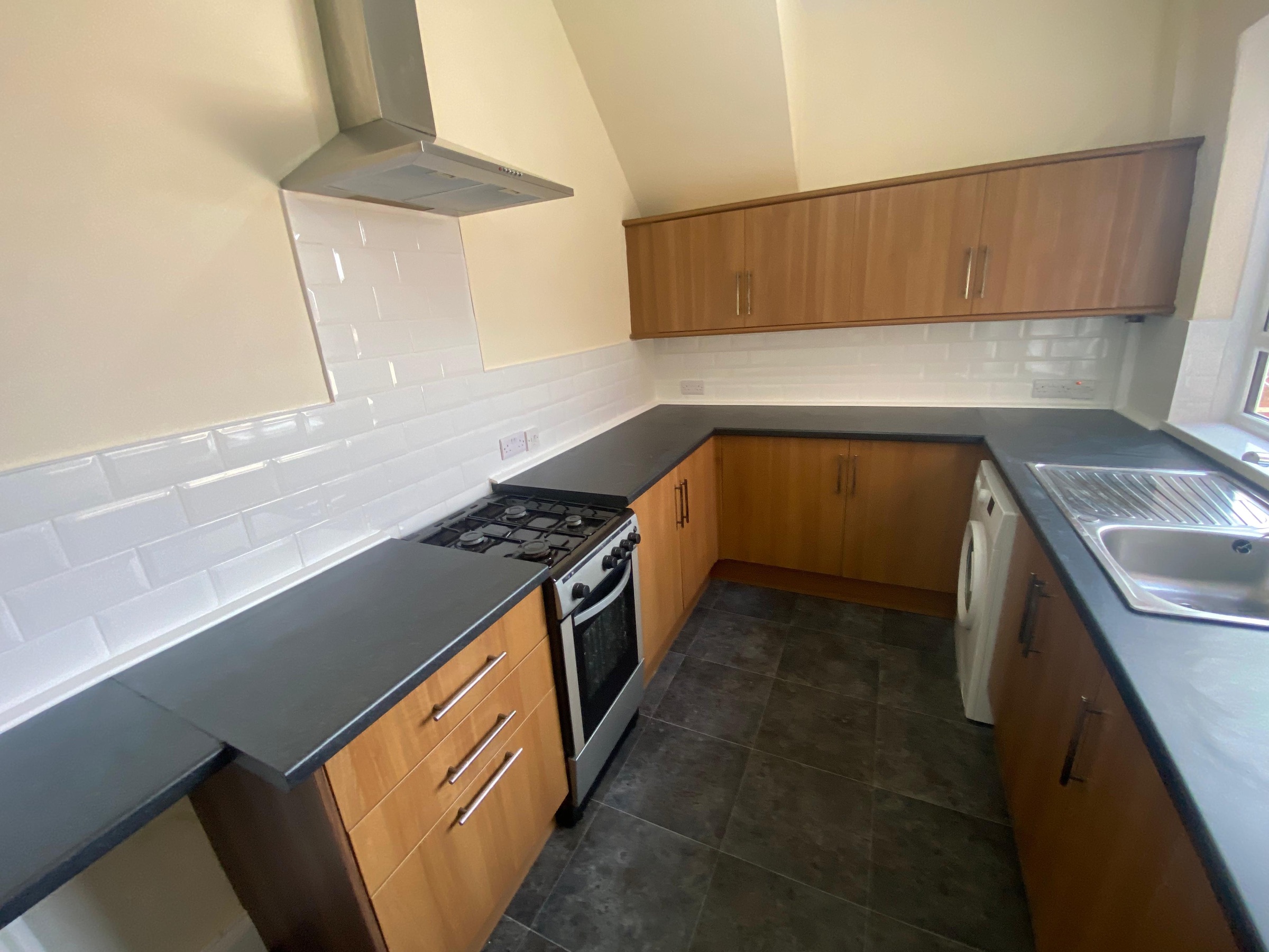 2 bed flat to rent in Fern Dene Road, Gateshead 3
