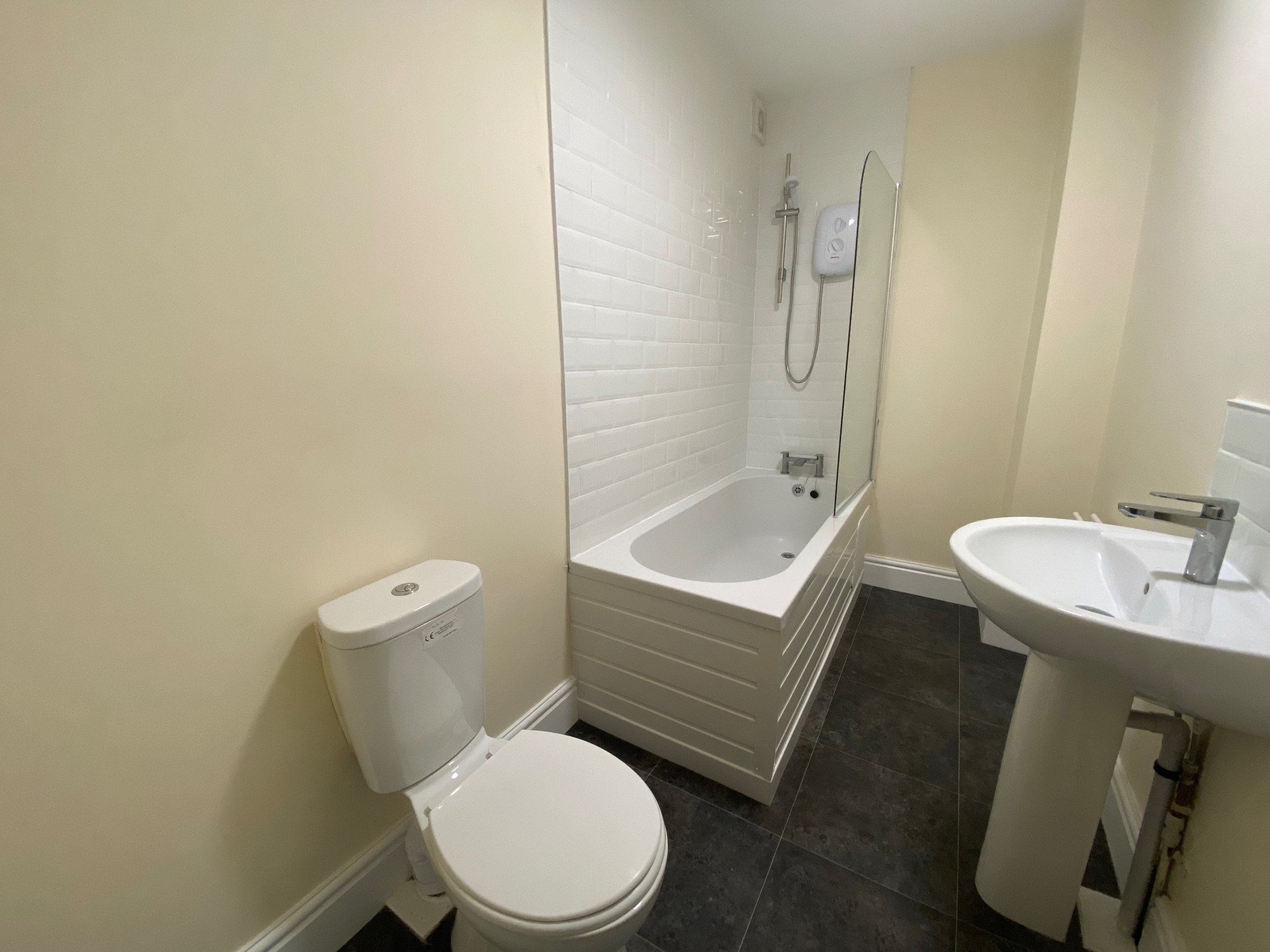 2 bed flat to rent in Fern Dene Road, Gateshead  - Property Image 4