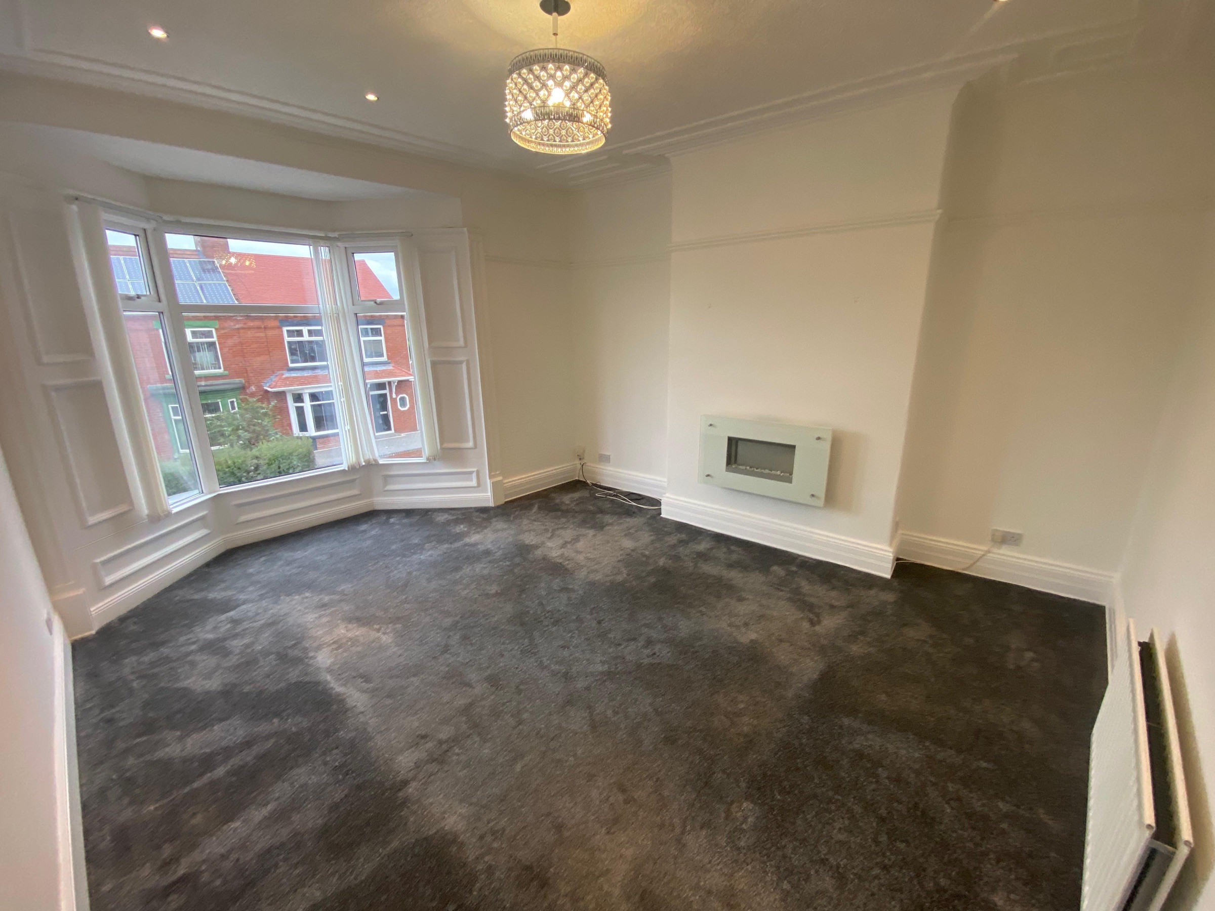 3 bed flat to rent in Ashley Road, South Shields 2