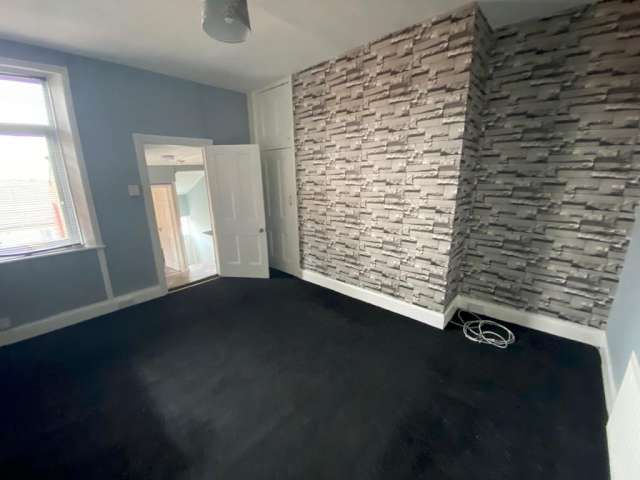3 bed flat for sale in Hugh Gardens, Newcastle upon Tyne  - Property Image 2