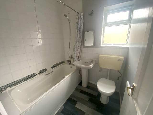 2 bed terraced house for sale in South View, Durham  - Property Image 6