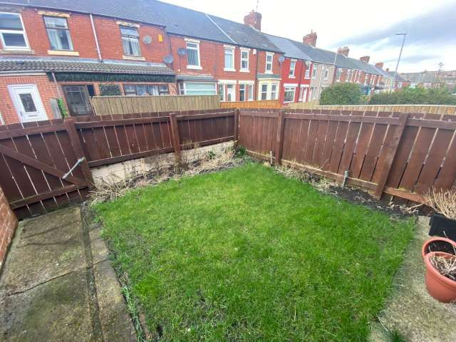2 bed terraced house for sale in Fowler Gardens, Gateshead  - Property Image 8