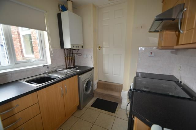 2 bed flat for sale in Rawling Road, Gateshead  - Property Image 2