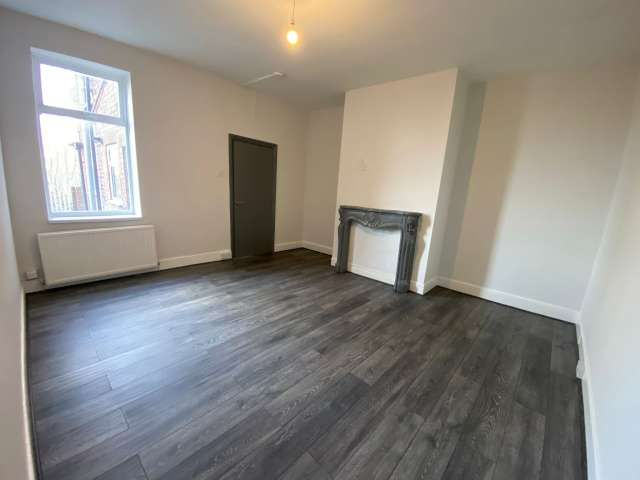 2 bed ground floor flat for sale in Stuart Terrace, Gateshead  - Property Image 2