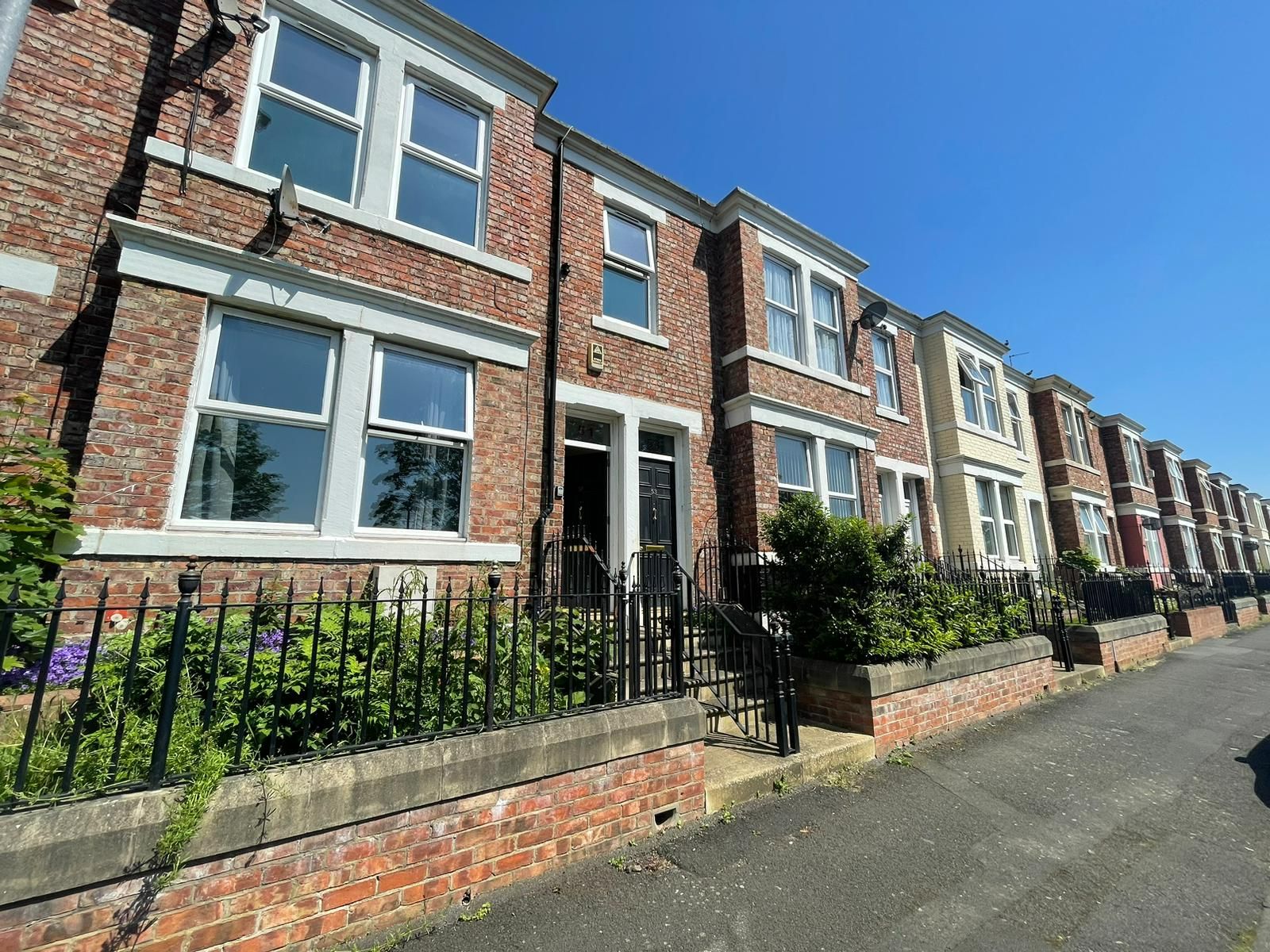 2 bed ground floor flat for sale in Brighton Road, Gateshead  - Property Image 1