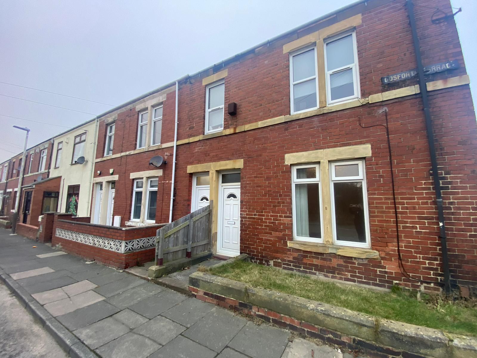 2 bed ground floor flat for sale in Gosforth Terrace, Gateshead  - Property Image 1