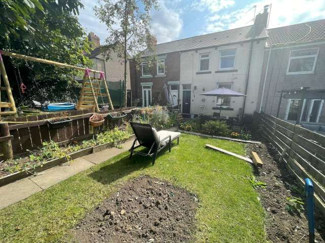 3 bed terraced house for sale in Salvin Terrace, Durham  - Property Image 1