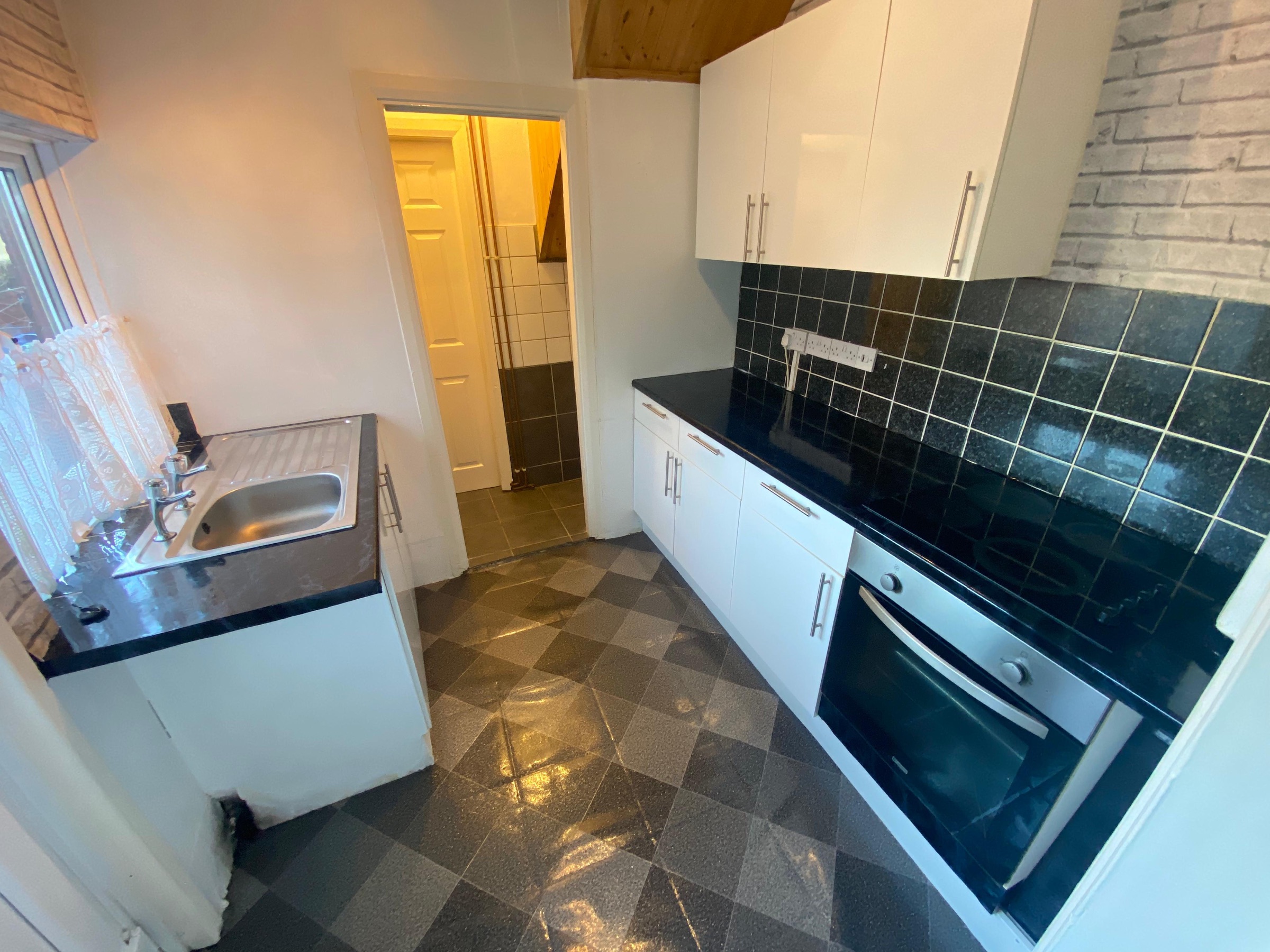 2 bed ground floor flat for sale in Moore Street, Gateshead  - Property Image 3